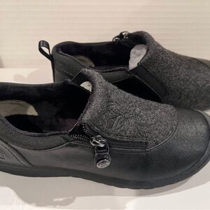 Cozy Black JBU woman’s slide on side zip Shoes